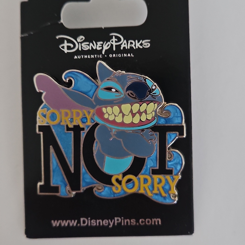 Disney Black Backing Card & Pin Clutch Display - Picture 2 of 3